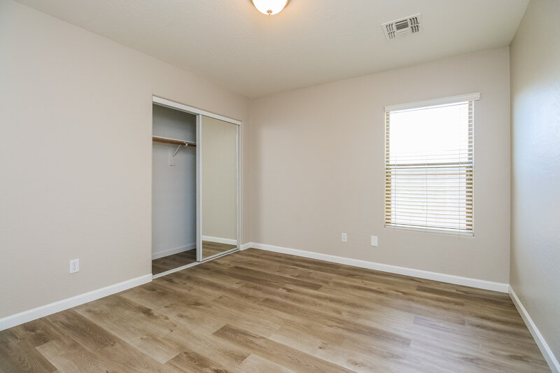 2,325/Mo, 4439 W Burgess Ln Laveen, AZ 85339 Bedroom View 3