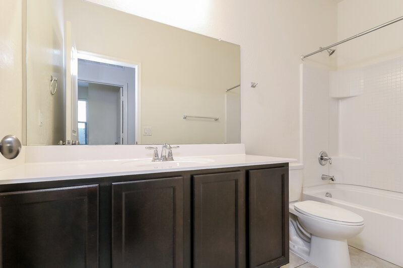 2,200/Mo, 23807 W Chipman Rd Buckeye, AZ 85326 Bathroom View