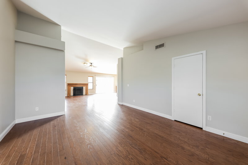 2,290/Mo, 7205 W Los Gatos Dr Glendale, AZ 85310 Living Room View