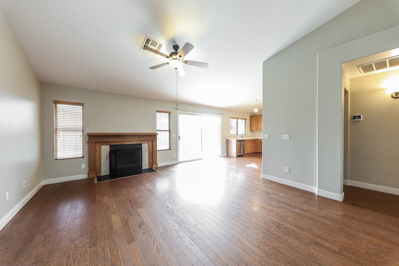 2,290/Mo, 7205 W Los Gatos Dr Glendale, AZ 85310 Family Room View