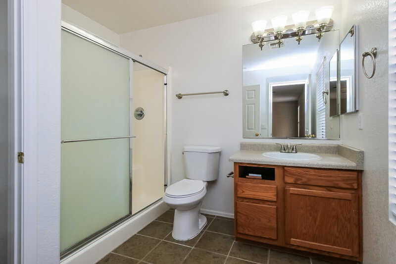 2,065/Mo, 3277 S Chaparral Rd Apache Junction, AZ 85119 Main Bathroom View