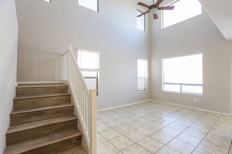 1,845/Mo, 11402 W Mohave St Avondale, AZ 85323 Living Room View 2