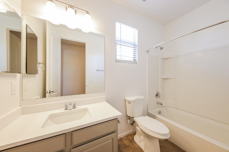 1,950/Mo, 8955 W Northview Ave Glendale, AZ 85305 Misc View 9