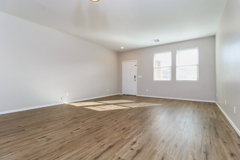 2,600/Mo, 7006 W Carson Rd Laveen, AZ 85339 Living Room View