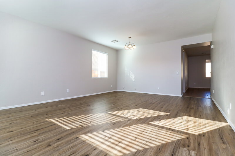 2,600/Mo, 7006 W Carson Rd Laveen, AZ 85339 Living Room View 2
