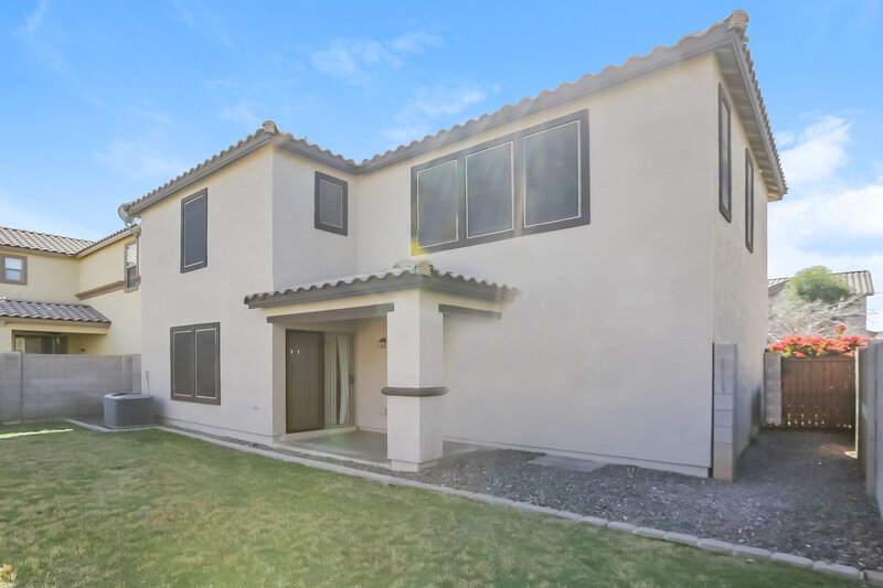 2,520/Mo, 1146 E Hampton Ln Gilbert, AZ 85295 Rear View