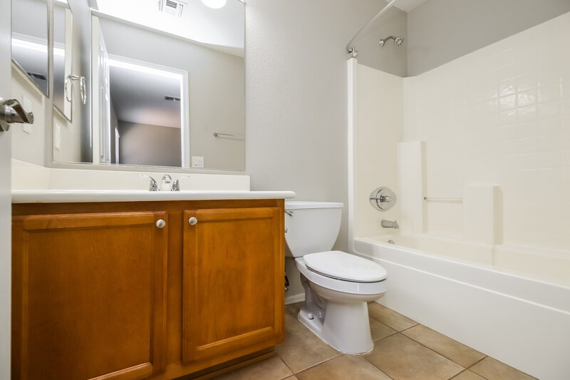 2,450/Mo, 27834 N 30th Ln Phoenix, AZ 85083 Main Bathroom View