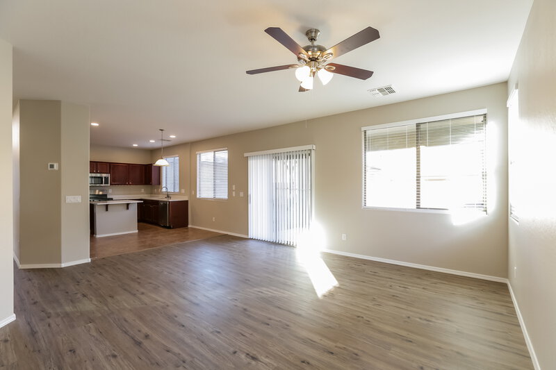 2,470/Mo, 3734 W Apollo Rd Phoenix, AZ 85041 Living Room View