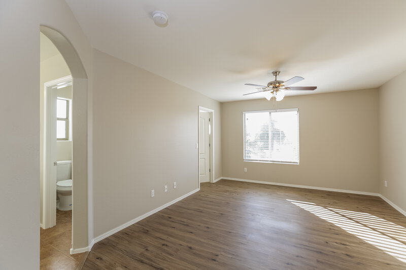 2,470/Mo, 3734 W Apollo Rd Phoenix, AZ 85041 Main Bedroom View