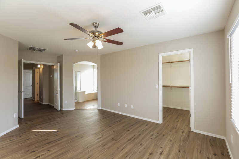 2,470/Mo, 3734 W Apollo Rd Phoenix, AZ 85041 Main Bedroom View 2