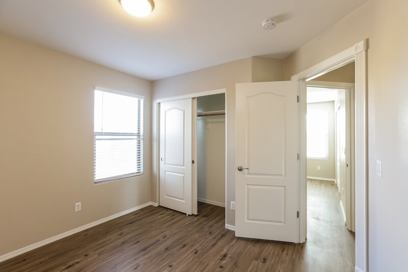 2,470/Mo, 3734 W Apollo Rd Phoenix, AZ 85041 Bedroom View 2