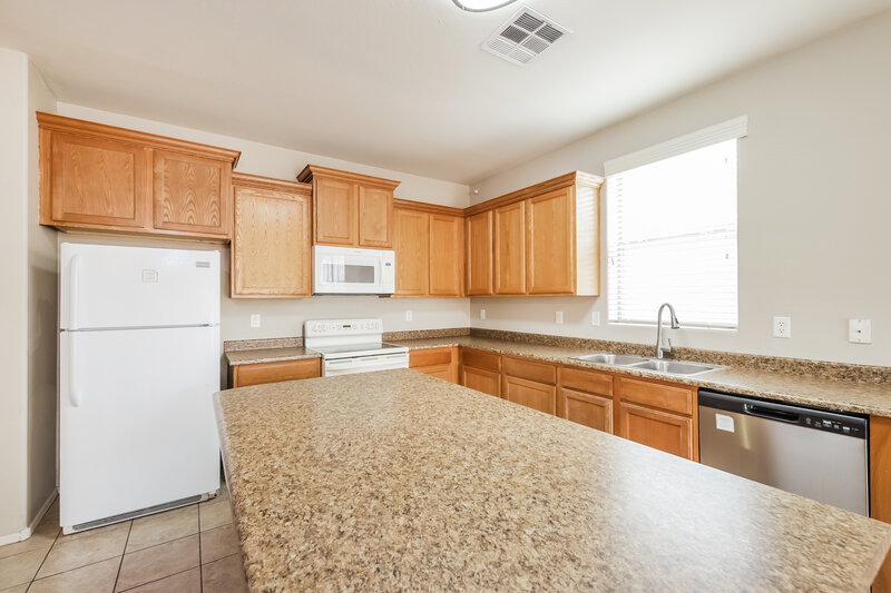 1,930/Mo, 15558 W Laurel Ln Surprise, AZ 85379 Kitchen View