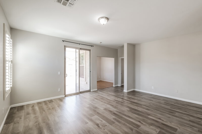 2,545/Mo, 3432 W Apollo Rd Phoenix, AZ 85041 Living Room View