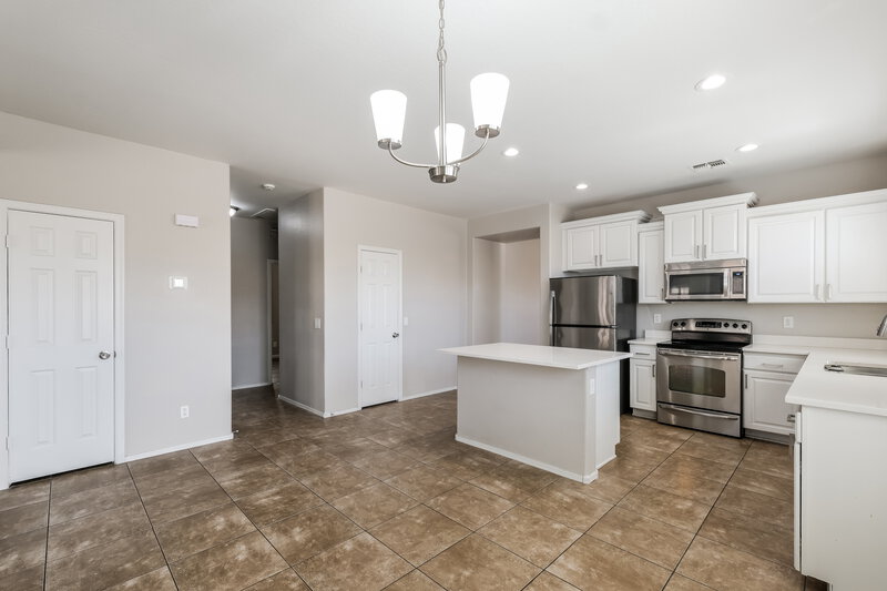 2,545/Mo, 3432 W Apollo Rd Phoenix, AZ 85041 Dining Room View