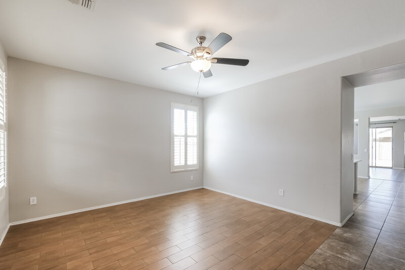2,545/Mo, 3432 W Apollo Rd Phoenix, AZ 85041 Family Room View