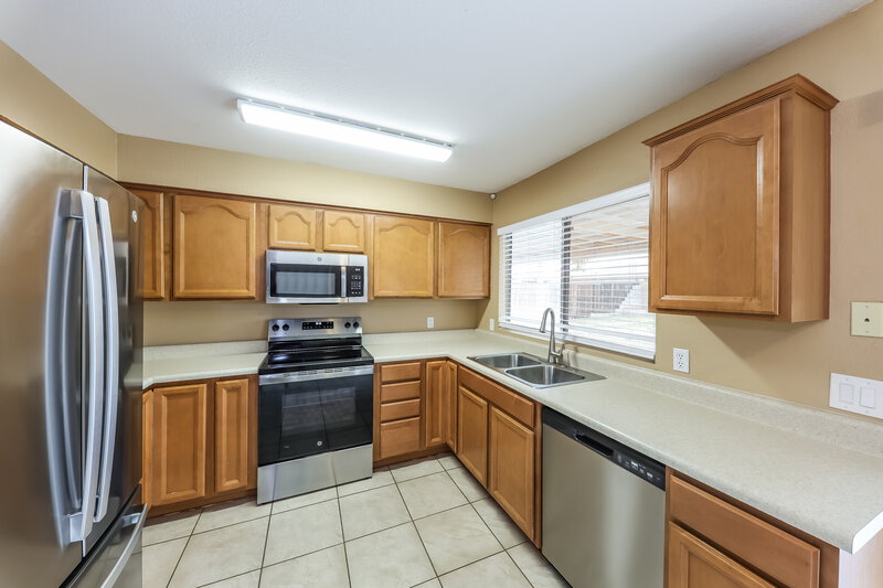 2,000/Mo, 5607 W Michigan Ave Glendale, AZ 85308 Kitchen View