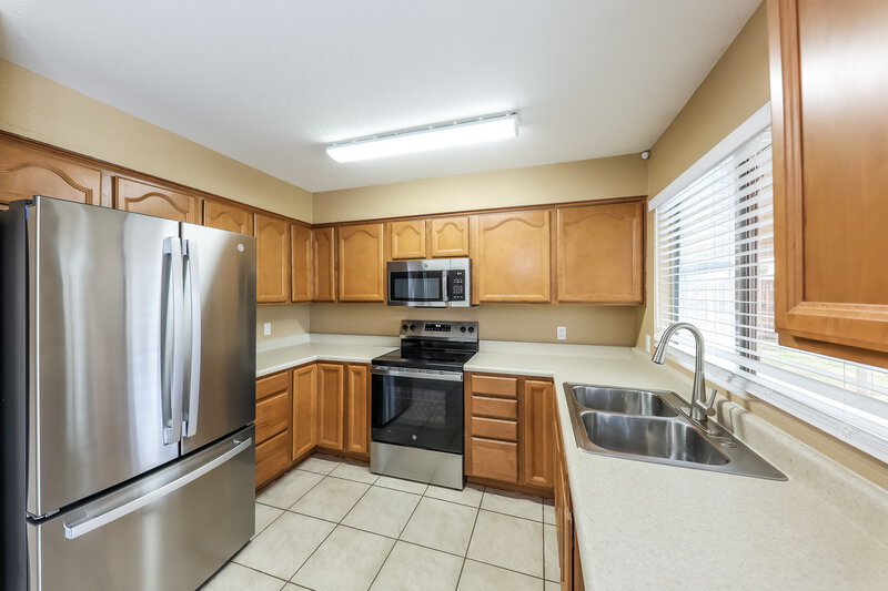 2,000/Mo, 5607 W Michigan Ave Glendale, AZ 85308 Kitchen View 2