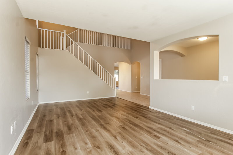 2,935/Mo, 1942 E Ebony Pl Chandler, AZ 85286 Living Room View 2