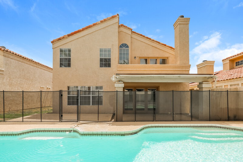 3,145/Mo, 3422 E Woodland Dr Phoenix, AZ 85048 Rear View