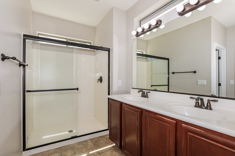 2,360/Mo, 3535 S Posse Trl Gilbert, AZ 85297 Main Bathroom View