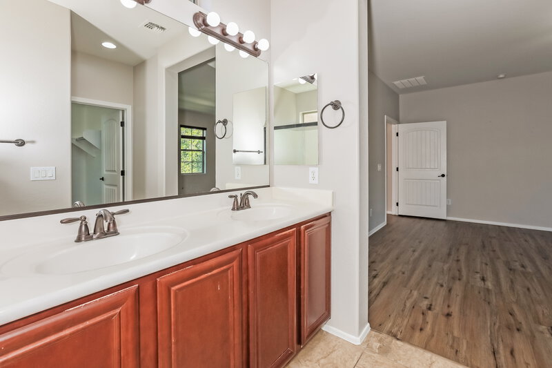 2,360/Mo, 3535 S Posse Trl Gilbert, AZ 85297 Main Bathroom View 2