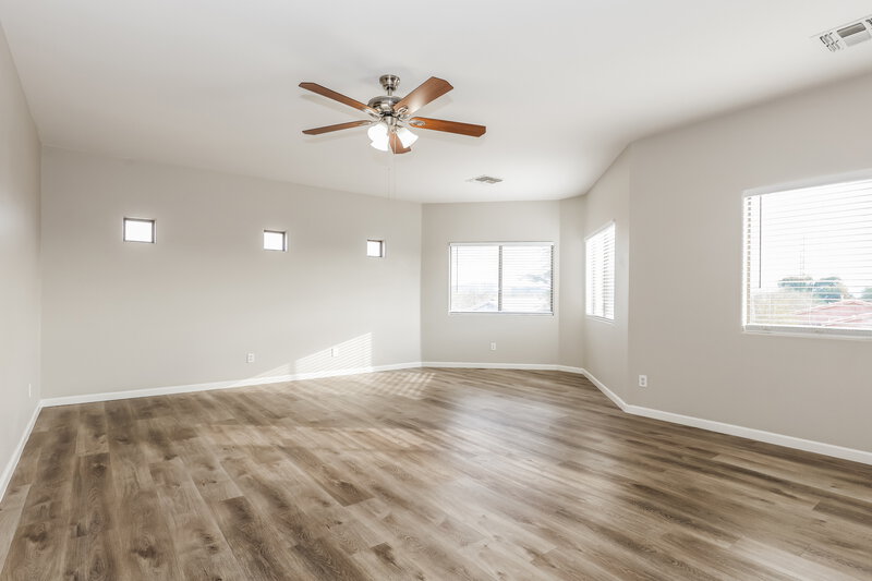 2,345/Mo, 6409 W Pioneer St Phoenix, AZ 85043 Main Bedroom View