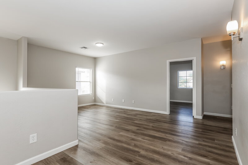 2,345/Mo, 6409 W Pioneer St Phoenix, AZ 85043 Loft View
