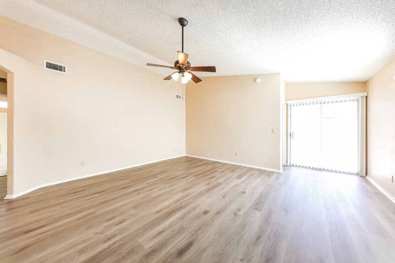 1,965/Mo, 8864 W Morningside Dr Peoria, AZ 85382 Living Room View