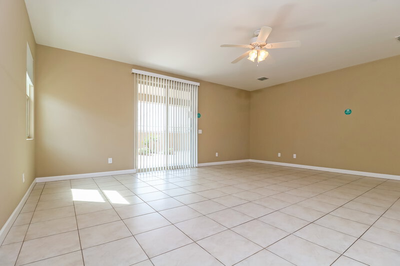 2,095/Mo, 13547 W Remuda Dr Peoria, AZ 85383 Living Room View 2