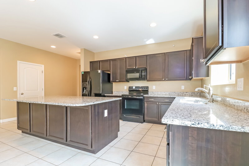 2,095/Mo, 13547 W Remuda Dr Peoria, AZ 85383 Kitchen View 2