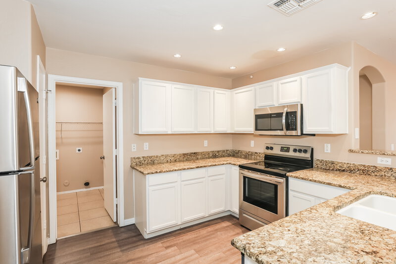 1,895/Mo, 3172 S 162nd Ln Goodyear, AZ 85338 Kitchen View