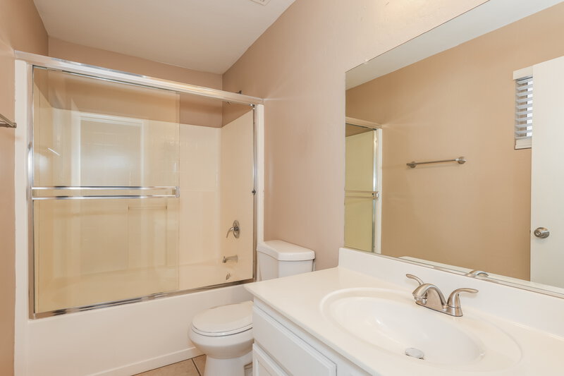 1,895/Mo, 3172 S 162nd Ln Goodyear, AZ 85338 Main Bathroom View