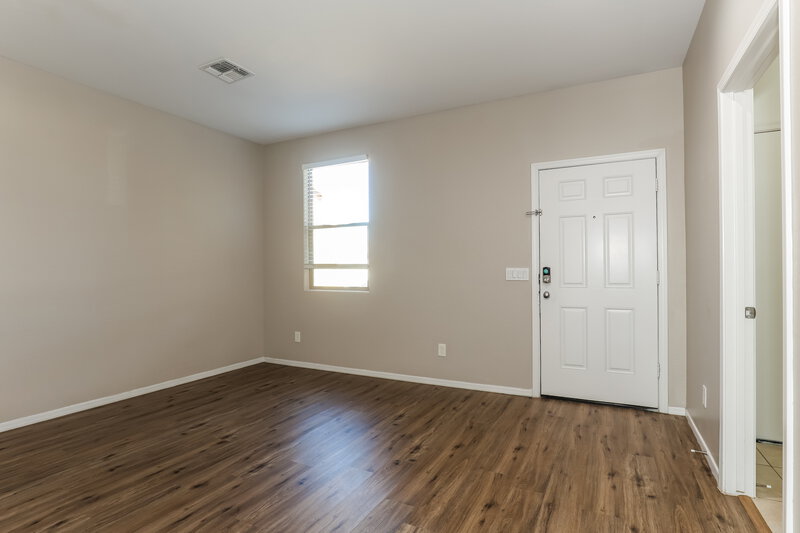 2,025/Mo, 2528 S 73rd Ln Phoenix, AZ 85043 Living Room View