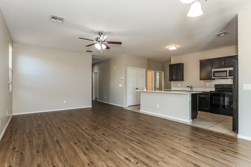 2,025/Mo, 2528 S 73rd Ln Phoenix, AZ 85043 Family Room View