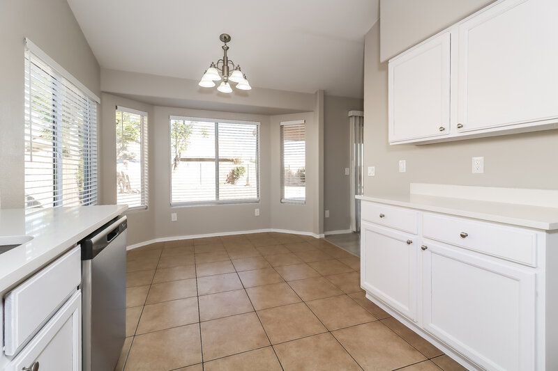 2,405/Mo, 1670 E Tyson Pl Chandler, AZ 85225 Kitchen View 2