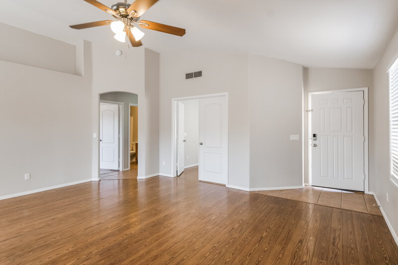 2,120/Mo, 2613 N Silverado Mesa, AZ 85215 Living Room View 2