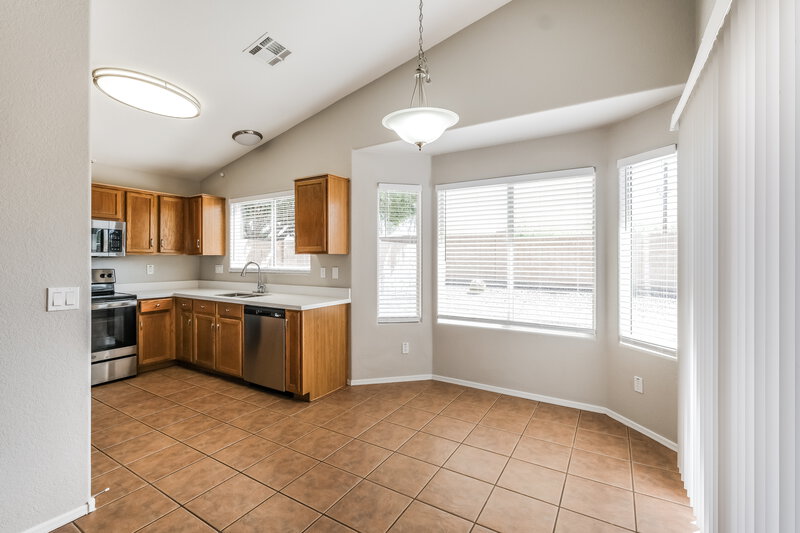 2,120/Mo, 2613 N Silverado Mesa, AZ 85215 Dining Room View
