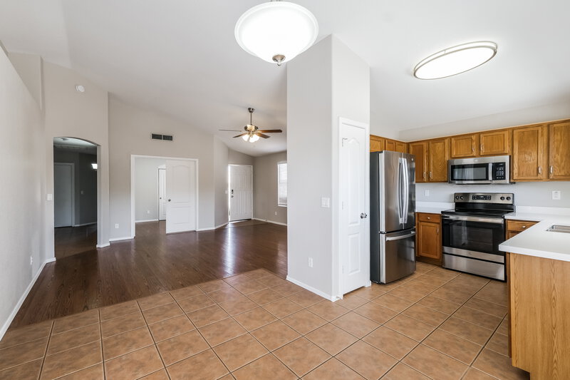 2,120/Mo, 2613 N Silverado Mesa, AZ 85215 Dining Room View 2