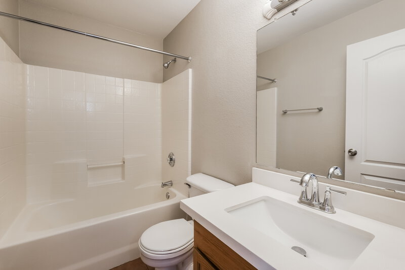 2,120/Mo, 2613 N Silverado Mesa, AZ 85215 Bathroom View