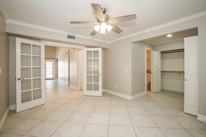 2,250/Mo, 1915 S 39th St 19 Mesa, AZ 85206 Main Bedroom View 2