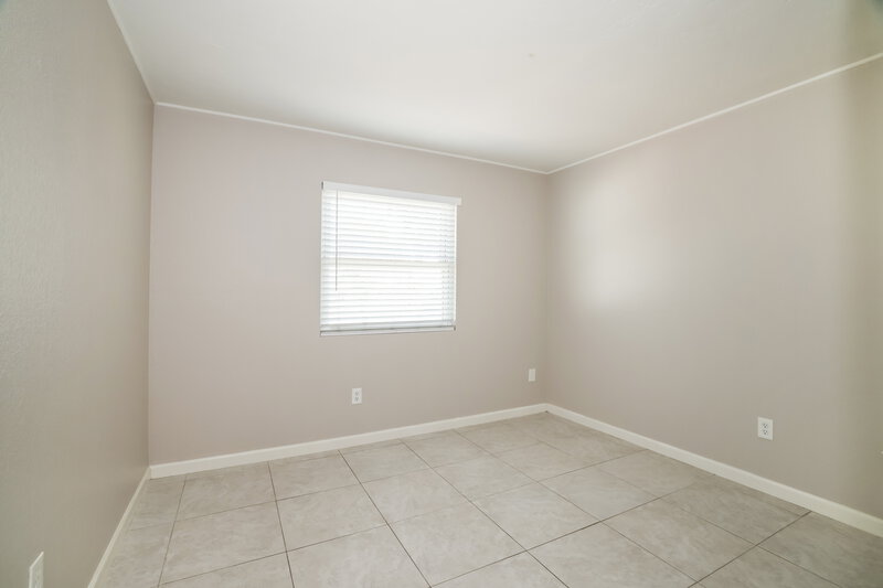 2,250/Mo, 1915 S 39th St 19 Mesa, AZ 85206 Bedroom View 2