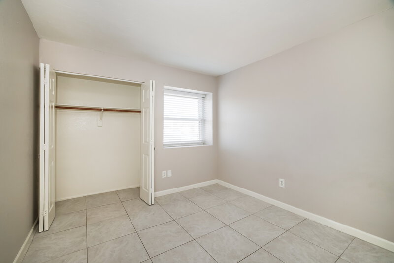 2,250/Mo, 1915 S 39th St 19 Mesa, AZ 85206 Bedroom View 3