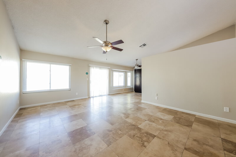 2,560/Mo, 5512 W Chicago St Chandler, AZ 85226 Living Room View