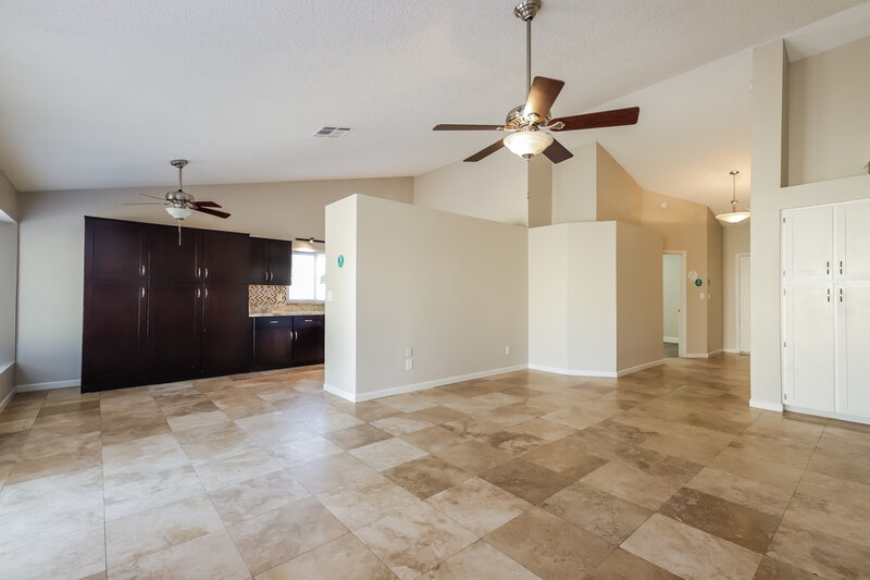 2,560/Mo, 5512 W Chicago St Chandler, AZ 85226 Living Room View 2