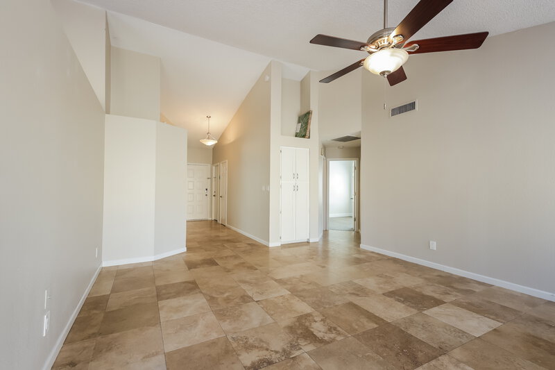 2,560/Mo, 5512 W Chicago St Chandler, AZ 85226 Living Room View 3