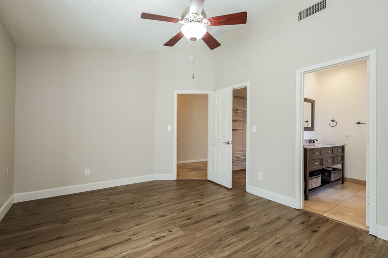 2,560/Mo, 5512 W Chicago St Chandler, AZ 85226 Main Bedroom View 2