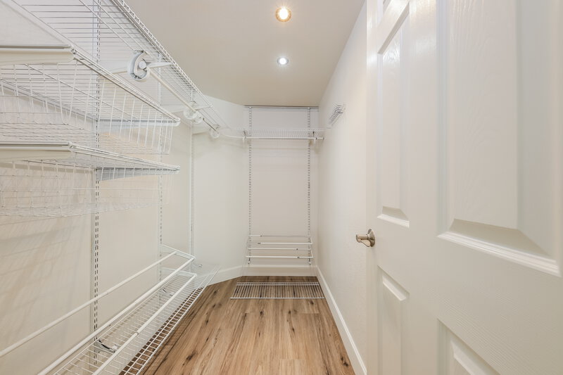 2,560/Mo, 5512 W Chicago St Chandler, AZ 85226 Walk In Closet View