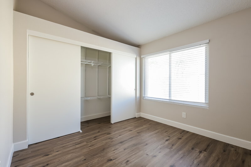 2,560/Mo, 5512 W Chicago St Chandler, AZ 85226 Bedroom View