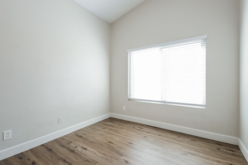 2,560/Mo, 5512 W Chicago St Chandler, AZ 85226 Bedroom View 2