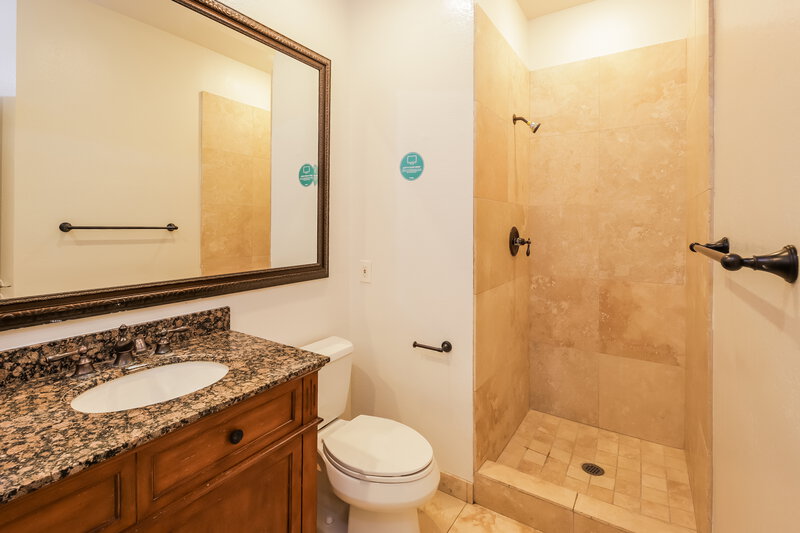 2,560/Mo, 5512 W Chicago St Chandler, AZ 85226 Bathroom View
